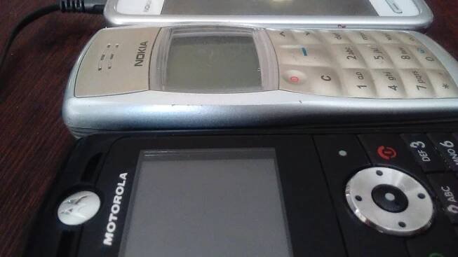 Máte doma staré mobilní telefony, které už nepoužíváte? Za jediný kus teď sběratelé nabízí i stovky tisíc korun 1
