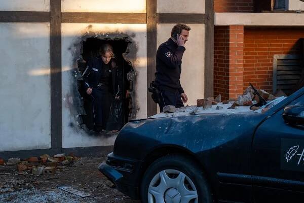 Morden auf Öd – Ein Insel-Krimi - Die Heimsuchung - Z filmu - Paula Kalenberg, Max Hubacher