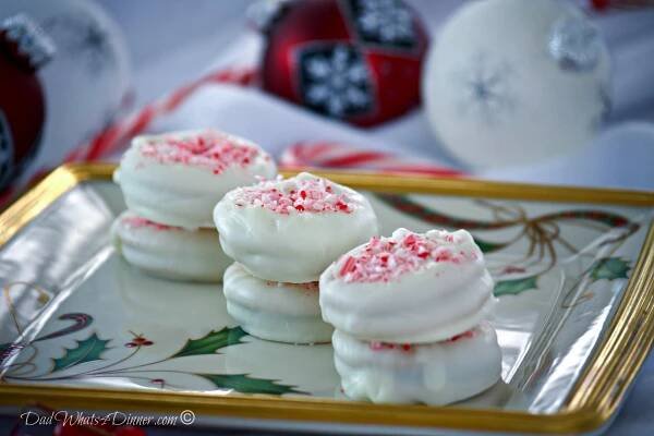 Peppermint Ritz Kisses | www.dadwhats4dinner.com