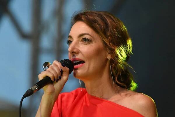 Dasha rozezpívala Beroun. Open air koncert nadchl zaplněné letní kino