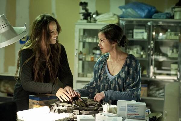 Falling Skies - A More Perfect Union (S02E10) (2012) | Tvůrci | ČSFD.cz