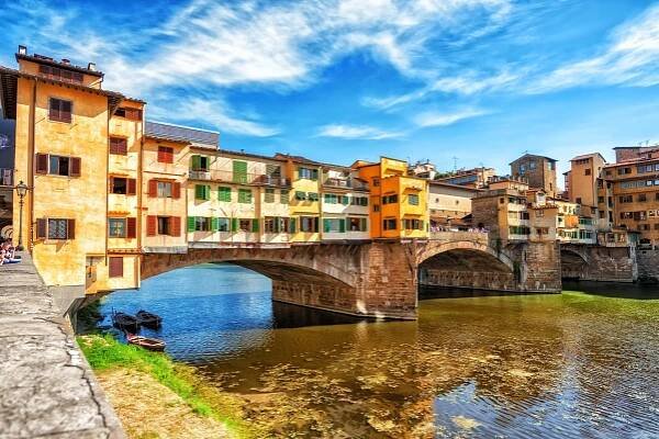 V Praze jsou davy turistů, jeďte radši do Brna, radí The Economic Times