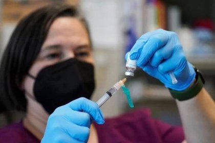 Válkova tečka za Tečkou: Nahradí ji očkovací EZKarta, papírové průkazy zůstanou