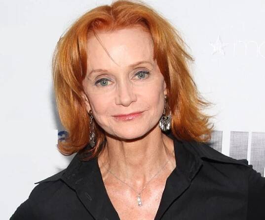 Swoosie Kurtz Biography - Facts, Childhood, Family Life & Achievements