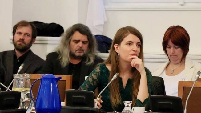 Na pražském zastupitelstvu proběhla další přestřel... | FORUM 24