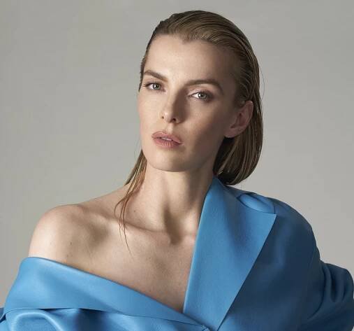 Betty Gilpin - Actress