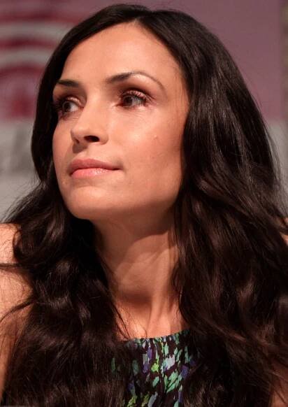 Soubor:Famke Janssen by Gage Skidmore (2).jpg – Wikipedie