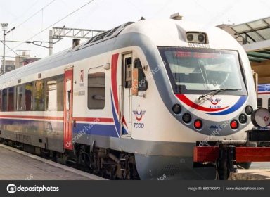 Izmir Turkey 2023 Meziměstský Veřejný Vlak Státní Železnice Čeká Cestující
