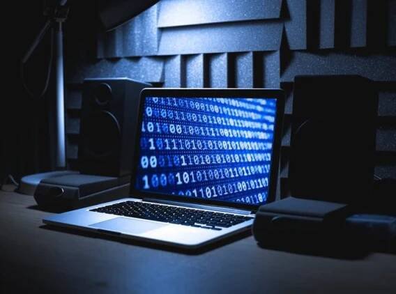Výdělky ICT odborníků vloni vzrostly o desetinu