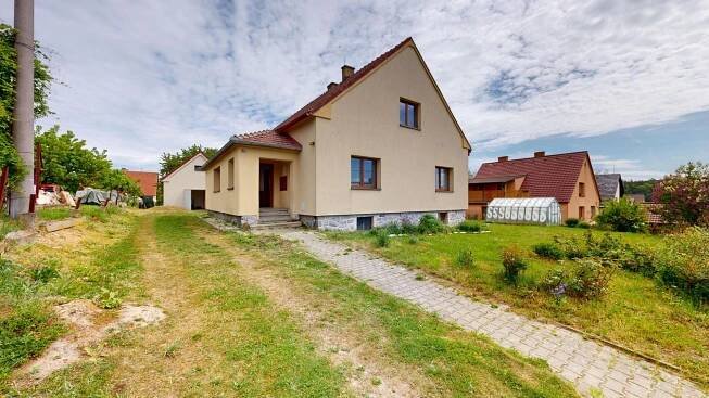 NEZNAŠOV - PRODEJ RODINNÉHO DOMU - REALITY HORŇÁK | jihočeský realitní makléř 