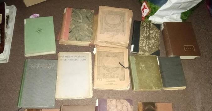 Staré knihy vyhodí do popelnice jen blázen. Dá se na nich vydělat pořádný balík. Za některé kusy vám zaplatí až 1 300 000 Kč