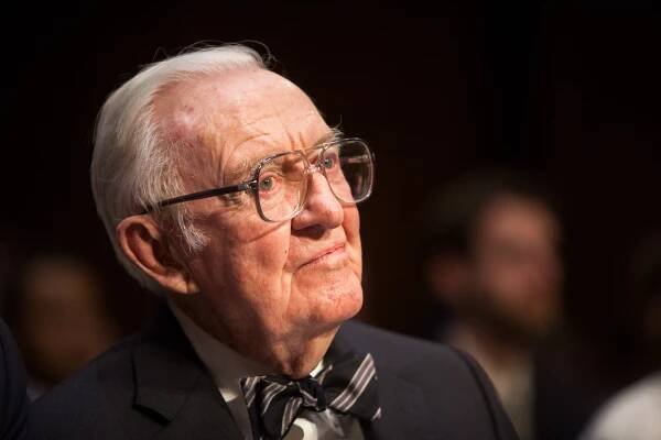 Retired Supreme Court Justice Stevens: Repeal the Second Amendment