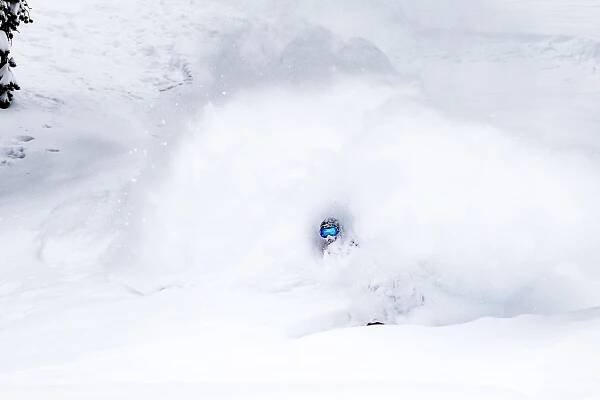Fotogalerie k článku Jeremy Jones: Snowboarding is my art