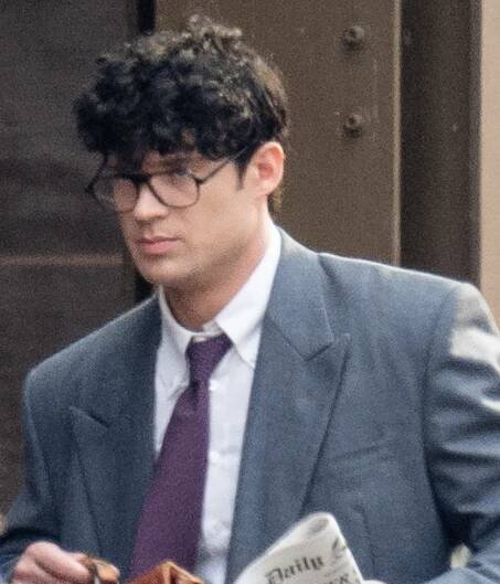 Soubor:David Corenswet as Clark Kent (53817593908).jpg – Wikipedie