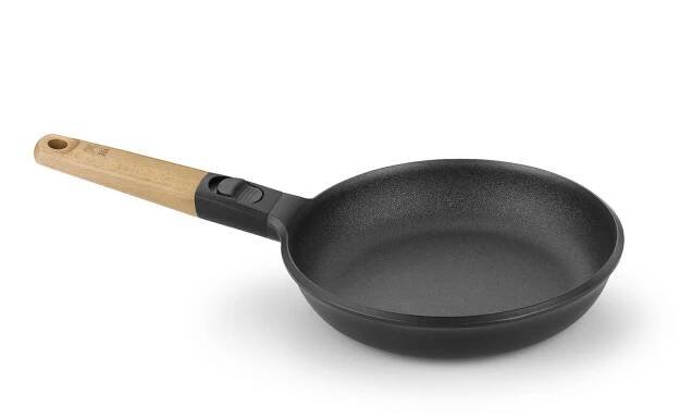 MARKET pánev rukojeť přír.dřevo litina 24 cm od 1 148 Kč - Heureka.cz