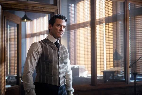 Psychiatr - Ex Ore Infantium - Z filmu - Luke Evans