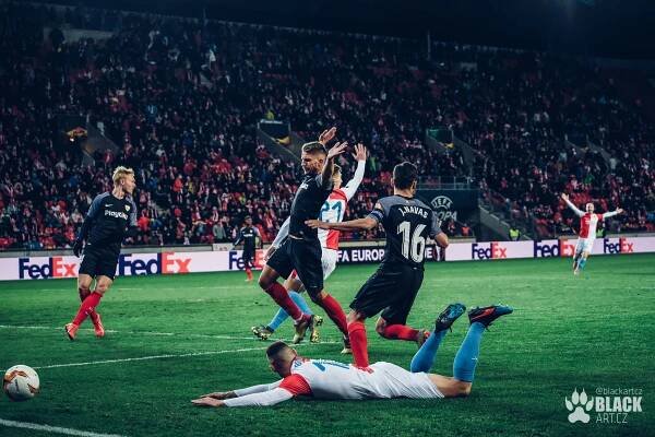 SK Slavia Praha x Sevilla FC 4:3 (Eden) / fotogalerie blackart.cz