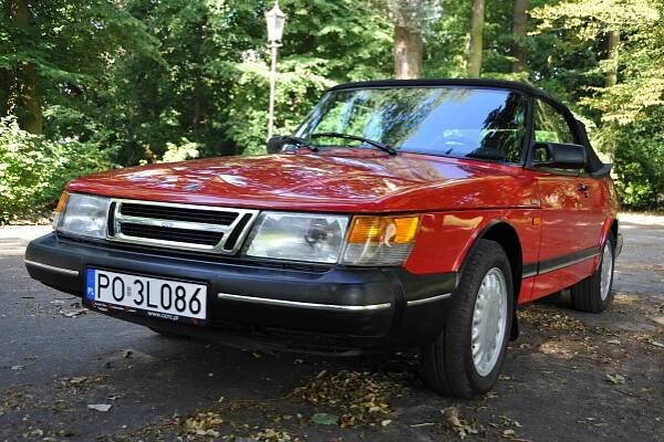 ’89 Saab 900 Convertible - Classic Car Restoration Center