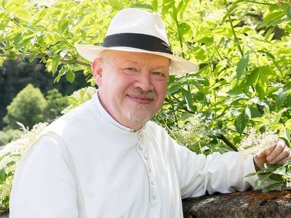 Kräuterpfarrer Benedikt Felsinger o.praem. – Stift Geras