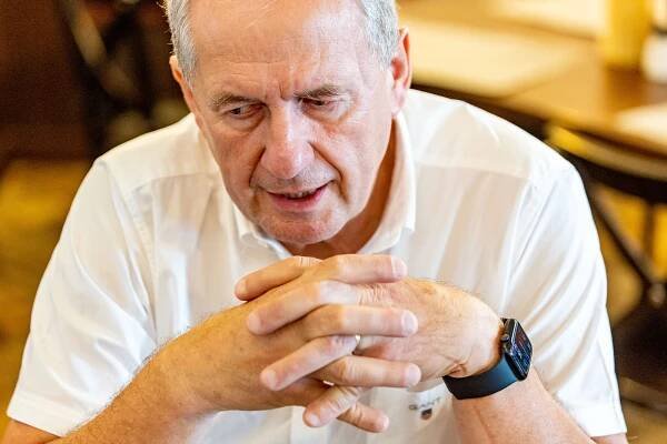 Soudcům musí lidé věřit jako lékařům, říká předseda Ústavního soudu Josef Baxa