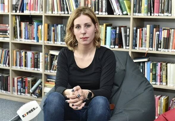 Zápisník alkoholičky: Táta kvůli alkoholu spáchal sebevraždu, já pila 2 litry vína denně - Expres.cz