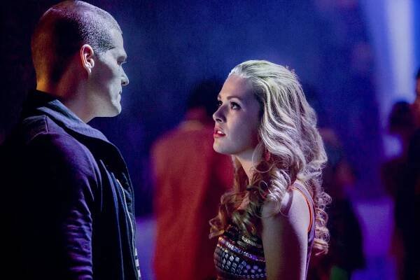 Láska ve hvězdách - Give Me a Torch - Z filmu - Greg Finley, Natalie Hall