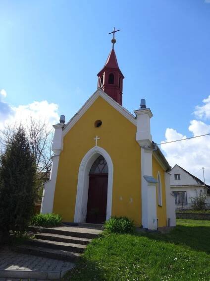 Fotografie - Šemíkovice - kaplička - 18.04.2015