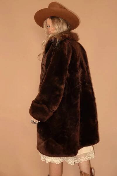 VINTAGE 70s BROWN BEAVER LAMB SHEARLING TEDDY LONG COAT - S:M.1.JPG