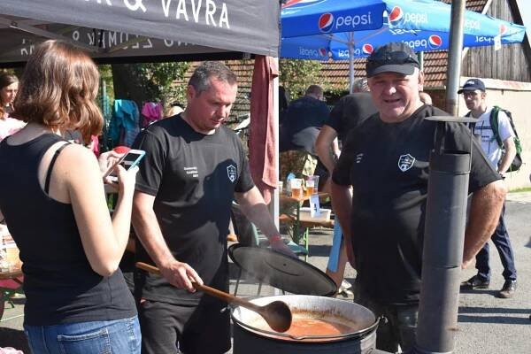 VI. Slavkovský GULÁŠFEST - Oficiální stránky obce Slavkov