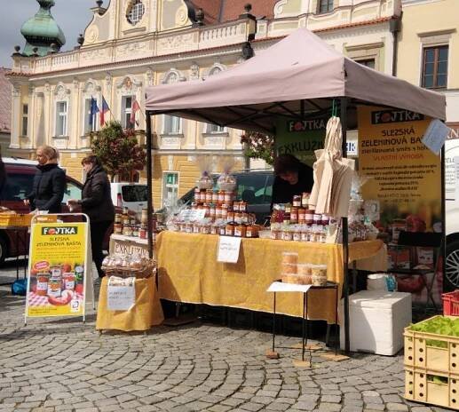 První letošní farmářské trhy v centru Havlíčkova Brodu | Vysočina-news.cz