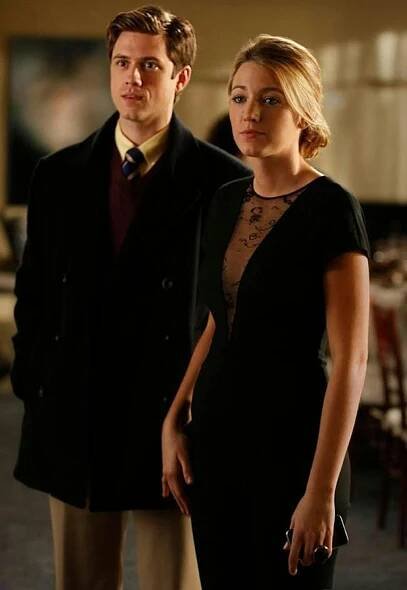 'Gossip Girl' 's Aaron Tveit Would Be 'Interested to See' Where His Character Is in Reboot
