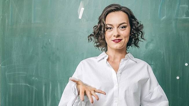 Září v seriálu, ale televizi doma nemá. „Raději si pustím hudbu a je jedno, o...