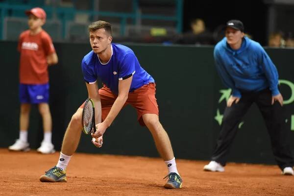 'Nemůžu říct nic negativního.' Adam Pavlásek zažil úspěšnou singlovou premiéru v Davis Cupu