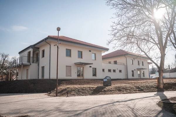 Slavnostně otevřeny nové pavilony v areálu Domova pro seniory v Sokolnicích | Domov pro seniory Sokolnice, příspěvková organizace