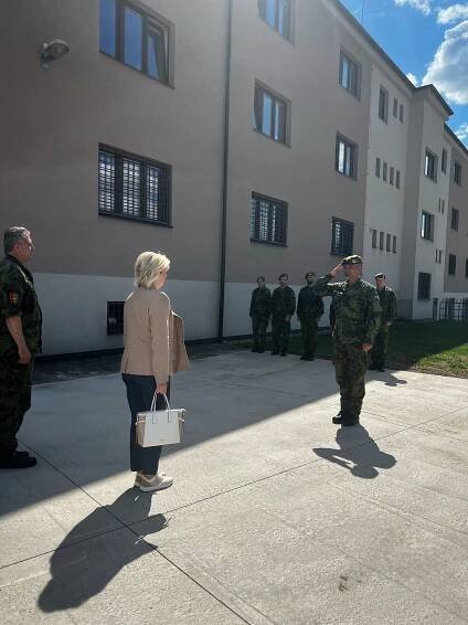Eva Pavlová vyřešila dilema s účesem, kritické hlasy ale neustaly. Cestu na východ prý mohla pojmout slavnostněji