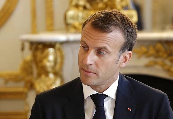 Macron ľutuje Trumpove rozhodnutie