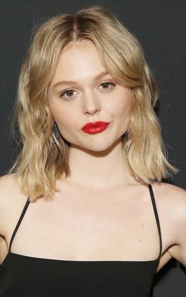 Emily Alyn Lind fotka