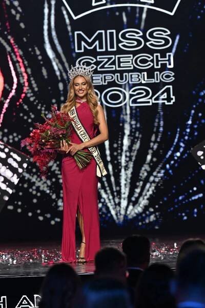 Titul Miss Czech Republic si odnesla Adéla Štroffeková.