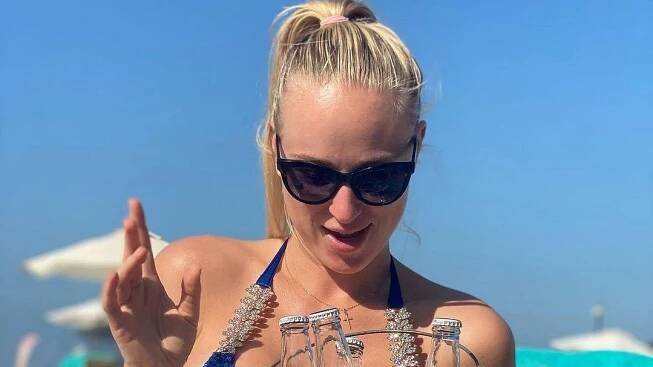 Hezčí než Paris Hilton. Dcera Blaženy ze Slunce seno...se sluní v Emirátech a známý miliardář na ni pěje ódy - Super.cz