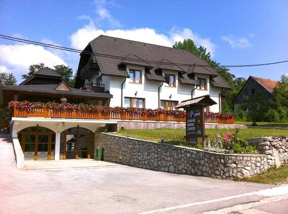 Guest House Plitvička - ubytování v národním parku Plitvická jezera, Chorvatsko - Život na cestách