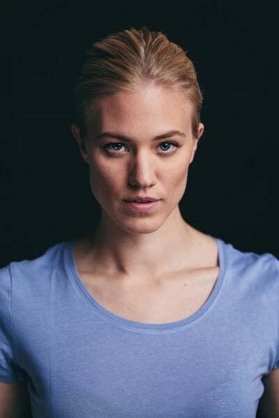 Larissa Marolt - NILS SCHWARZ PHOTOGRAPHY