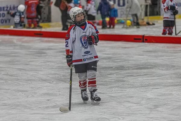 FOTO, VIDEO: Děti si hokejový den na zimáku v Klatovech užily, podívejte se