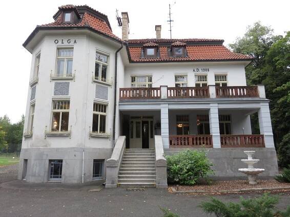 HOTEL VILA OLGA - Prices & Villa Reviews (Jevany, Czech Republic)