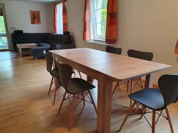 Apartmán přízemí - jídelní stul - k pronajmutí Hlinsko - foto 4