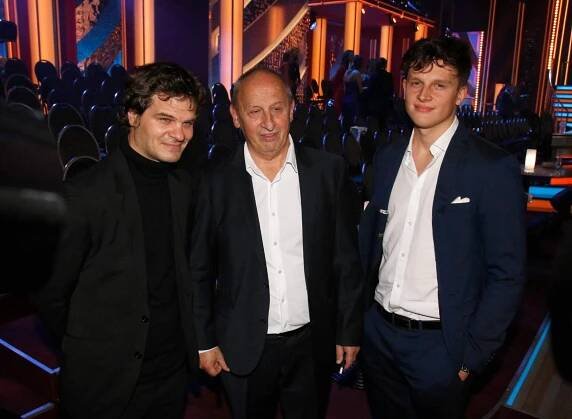 Jáchym Kraus slaví 27: S herectvím dávno skoncoval, žije s partnerkou z Indonésie a Ivana Chýlková jeho práci nechápe