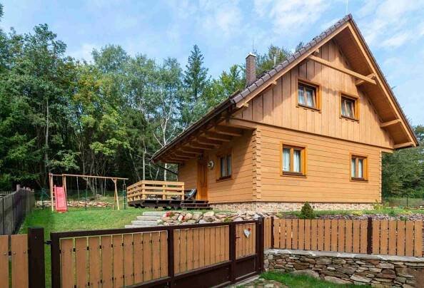 roubenka-kanadske-sruby-tabor - Dřevo a stavby