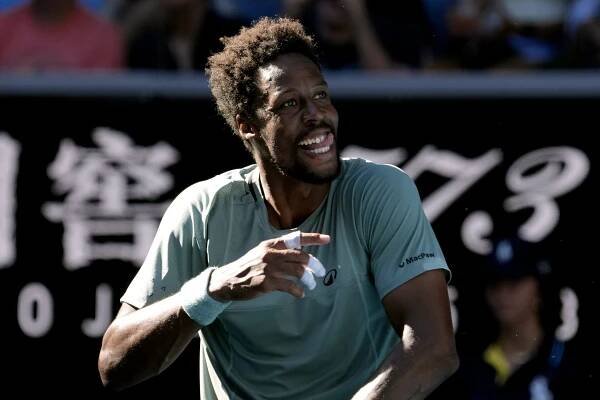 Francúz Gaël Monfils sa vo veku 38 rokov stal po Švajčiarovi Rogerovi Federerovi druhým najstarším...