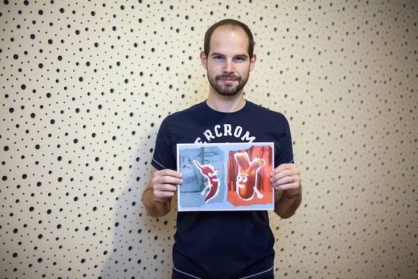 Oblíbený český zpěvák zrušil dovolenou i řadu pracovních aktivit: Může za to nepříjemné zranění