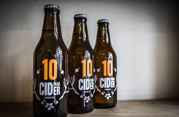Skupina Kofola kupuje českého výrobce ciderů, firmu F. H. Prager