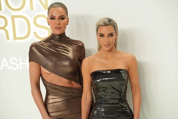 Khloe and Kim Kardashian at the 2022 CFDA Fashion Awards.
